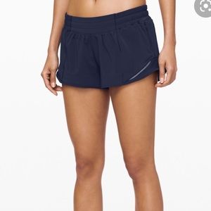 lululemon hotty hot low rise 2.5” 10